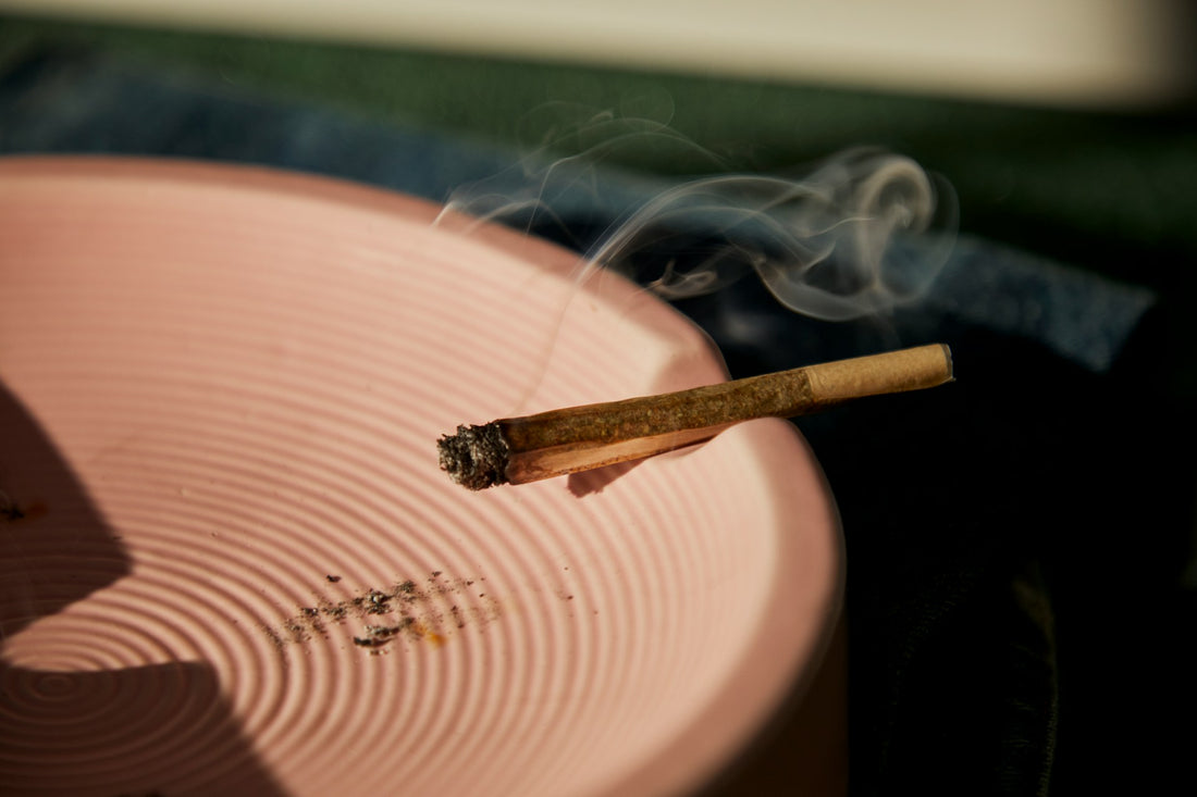 Can You Smoke Weed on an Empty Stomach: Effects and Considerations